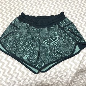 Lululemon shorts size 6